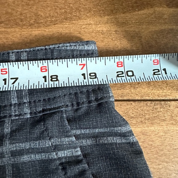 O’Neill Hybrid  Grey Plaid Flat Front Quick Dry Shorts - Size 38 - Picture 5 of 8